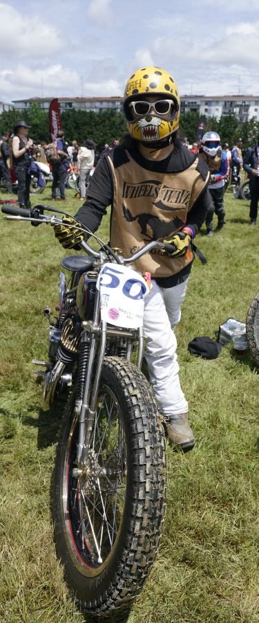 Dentro del hipódromo se ha desarrollado la prueba 'Flat Track', una carrera disputada en circuito de tierra cuya agresividad deja fuera los menos valientes. 