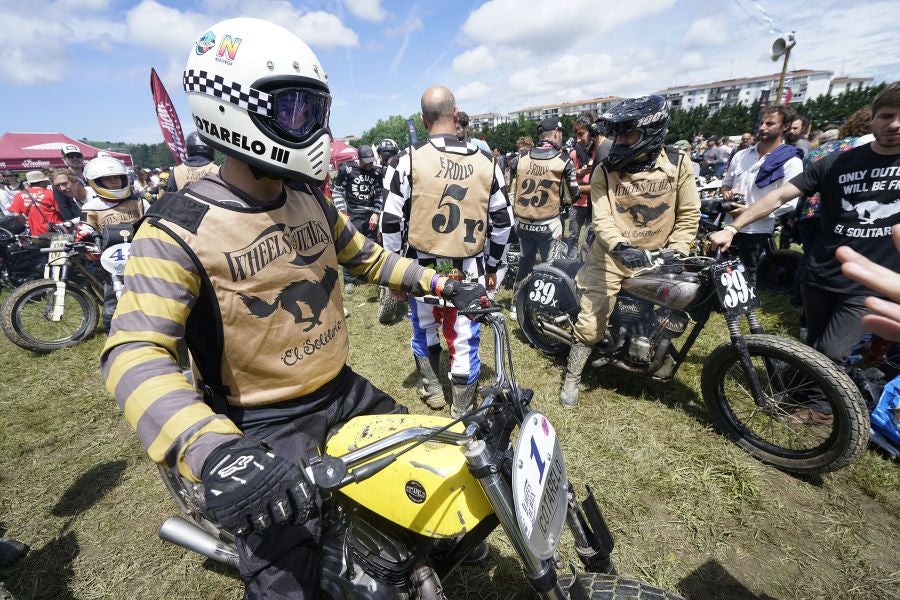 Dentro del hipódromo se ha desarrollado la prueba 'Flat Track', una carrera disputada en circuito de tierra cuya agresividad deja fuera los menos valientes. 