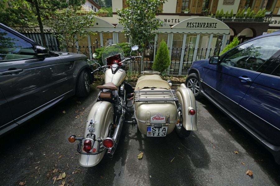 Dentro del hipódromo se ha desarrollado la prueba 'Flat Track', una carrera disputada en circuito de tierra cuya agresividad deja fuera los menos valientes. 