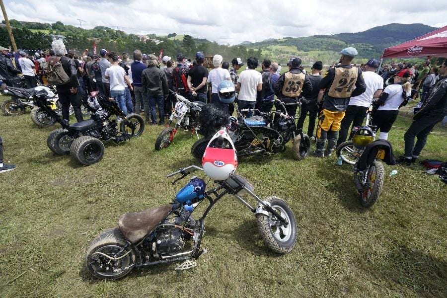 Dentro del hipódromo se ha desarrollado la prueba 'Flat Track', una carrera disputada en circuito de tierra cuya agresividad deja fuera los menos valientes. 