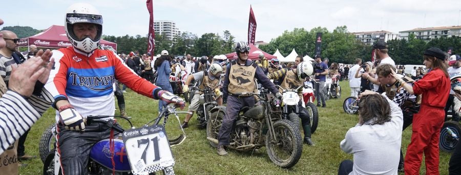Dentro del hipódromo se ha desarrollado la prueba 'Flat Track', una carrera disputada en circuito de tierra cuya agresividad deja fuera los menos valientes. 