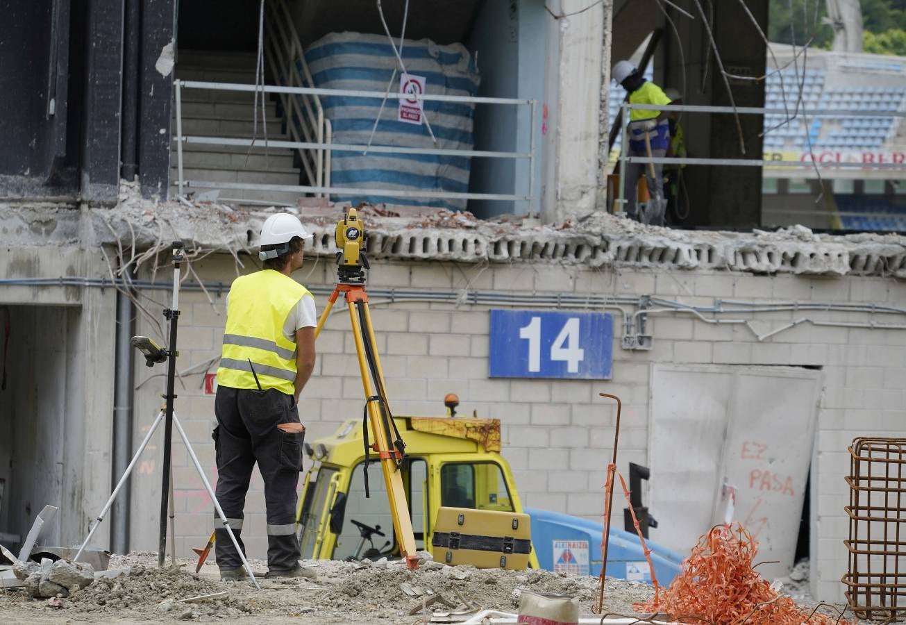 El nuevo campo de la Real Sociedad continúa su transformación.