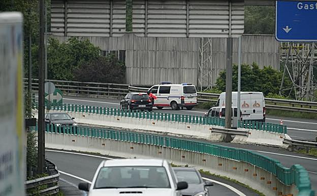 Abierta la A-15 en Andoain, sentido Pamplona, tras un accidente en el túnel de Berastegi