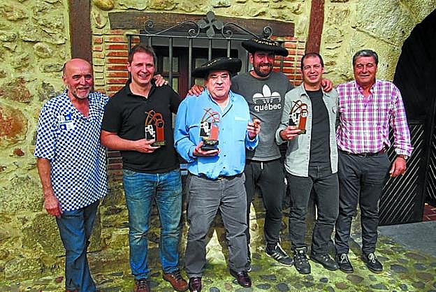 Maialen Lujanbio fue nombrada 'Hernaniar Bikaina' y se entregaron los premios del campeonato de mus.