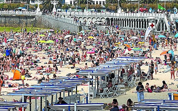 Donostia vivió una jornada calurosa y de playa.