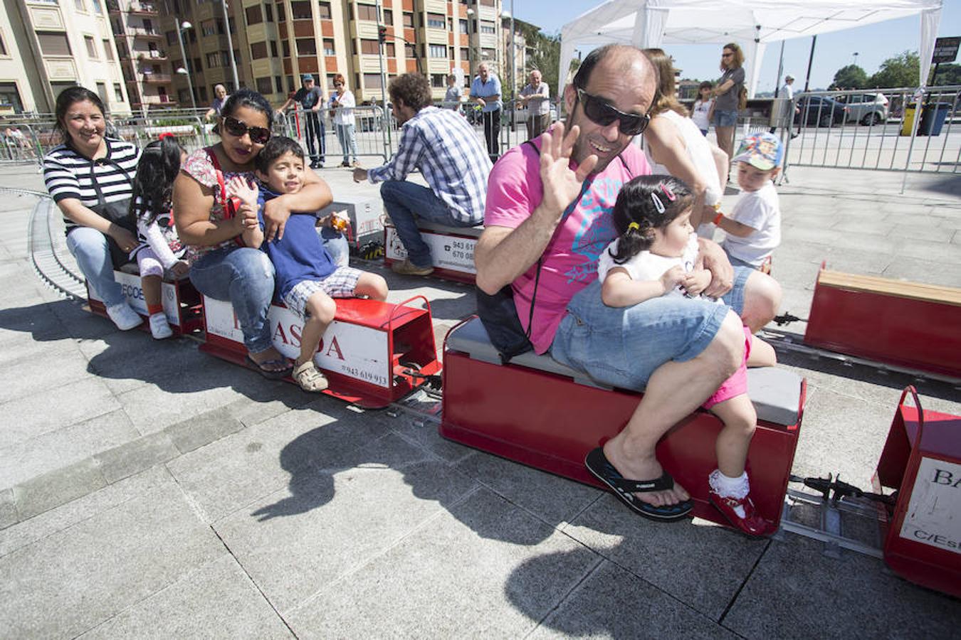 La comida de cuadrillas y diferentes actividades sirvieron de aperitivo para el arranque de las fiestas