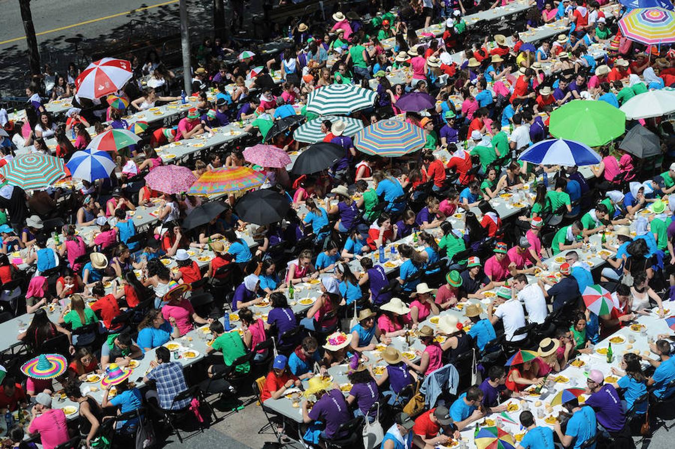 En Eibar arrancaron sus Sanjuanes, con actividades a lo largo de todo el día, incluido el txupinazo que dio comienzo a las fiestas