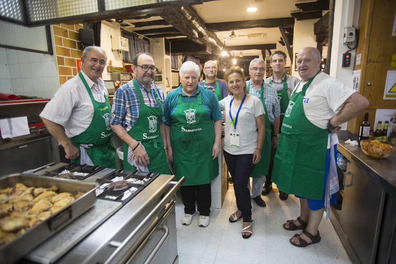 La comida de cuadrillas y diferentes actividades sirvieron de aperitivo para el arranque de las fiestas