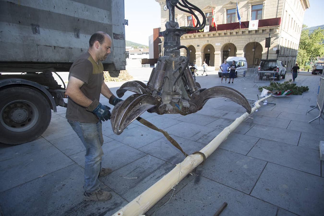 La comida de cuadrillas y diferentes actividades sirvieron de aperitivo para el arranque de las fiestas