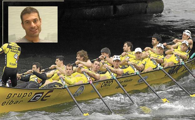 La trainera de Orio, en la pasada Bandera de Añarbe, en Donostia. El dos de babor, Igor Francés -entre Jon Albizu y Paul Galdiz- ha sido cedido a Ondarroa. 