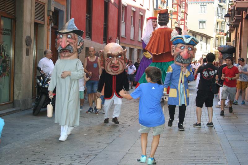 Las calles del municipio se llenan de alegría y música por la celebración de los Sanjuanes. 