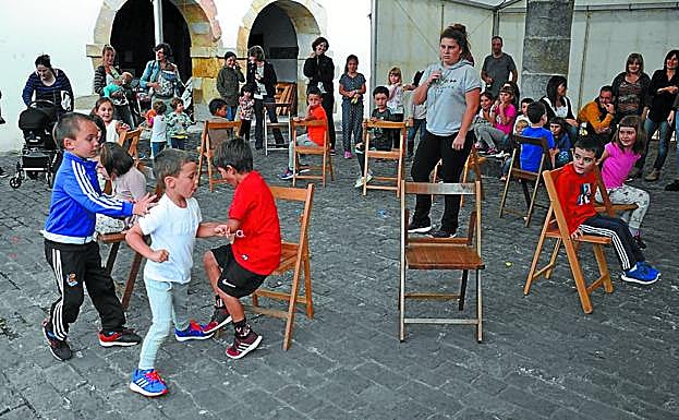 Jolasak. Helduentzako ekintzez gain, haurrentzako jolasak ere izango dira festetan. 