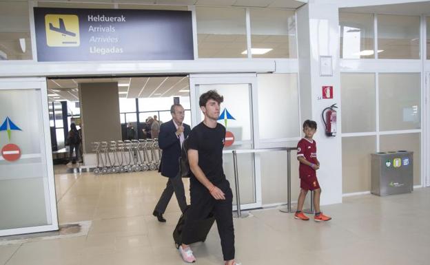 Odriozola a su llegada al aeropuerto de Hondarribia.