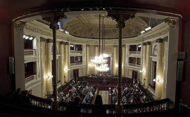 Vista general del antiguo salón de sesiones del Senado. 