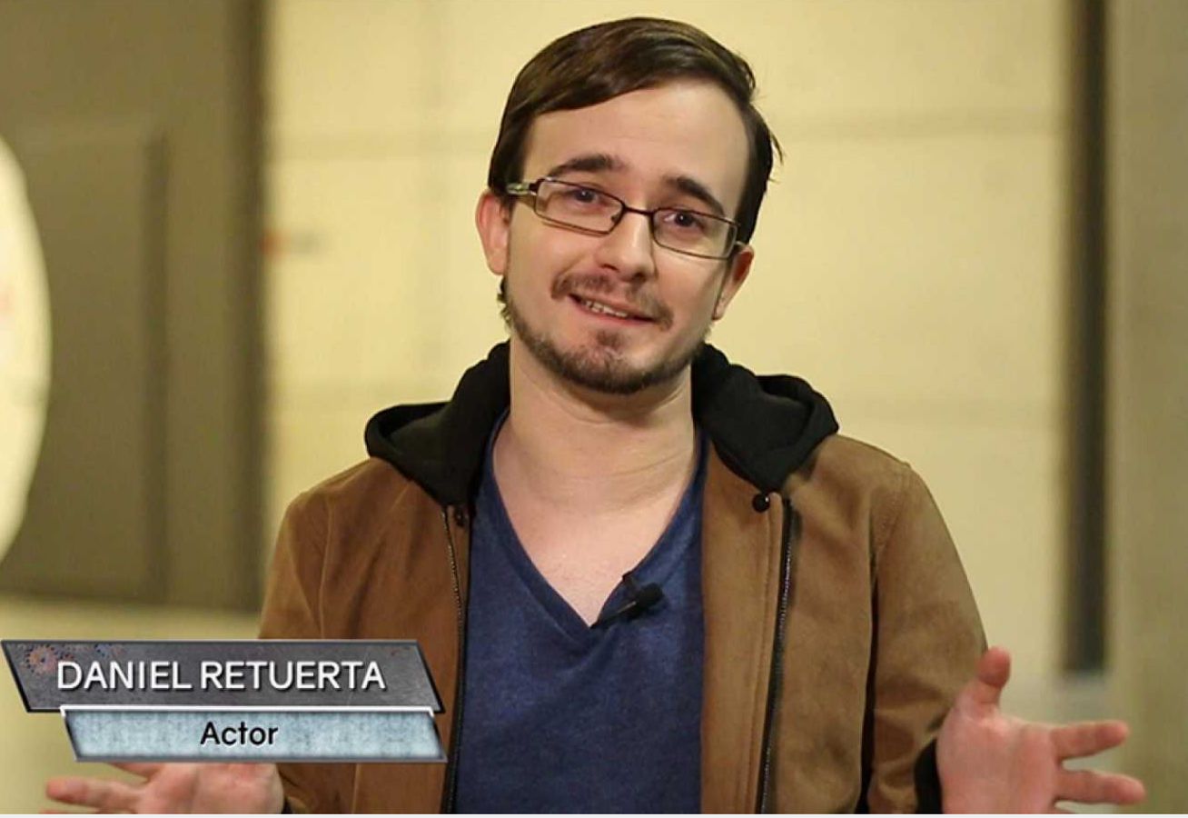 El pasado marzo la mítica serie 'Compañeros' cumplió 20 años. A partir de 1998 los jóvenes españoles se metieron de lleno en la vida y los problemas de los estudiantes y profesores del colegio madrileño Azcona. ¿Cómo han cambiado los actores desde entonces? En Las Provincias hacemos un recorrido por el antes y el después de los personajes principales de 'Compañeros'. Así lucen Sara, Valle o César después de dos décadas