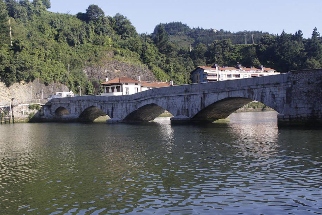 El suceso se ha producido a las cinco y cuarto de la mañana, sin que se haya registrado heridos