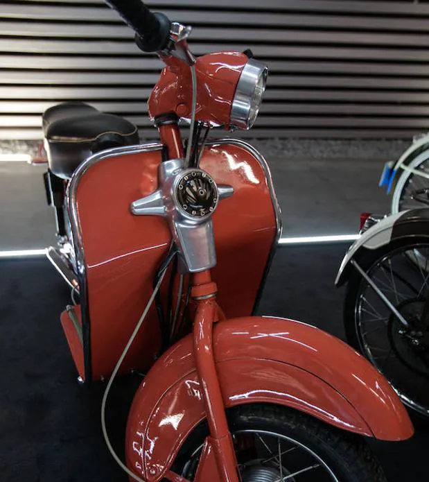 Motobic: El emprendedor Lorenzo Zabala fabricó una serie de ciclomotores de dos tiempos y un cilindro tras iniciarse en la construcción de motores auxiliares de bicicletas. Posteriormente ubicó los motores en una scooter de inspiración italiana y desarrolló una serie de armoniosos ciclomotores con motor JLO alemán.
