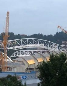 Imagen secundaria 2 - Reforma de Anoeta: La tercera cercha de Anoeta, en marcha