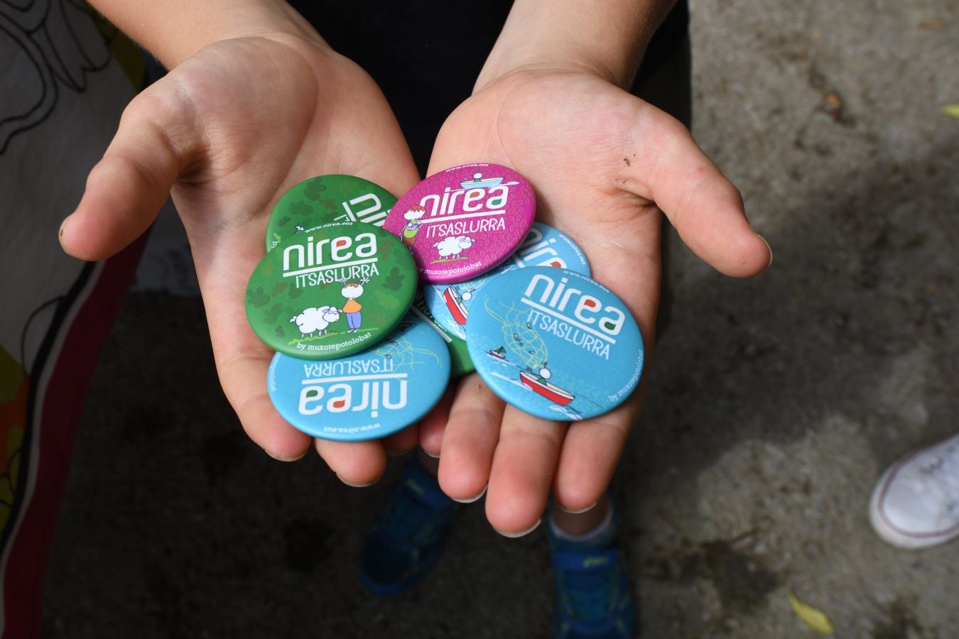 «Ongi etorri baserrira!» es una iniciativa de puertas abiertas que permite visitar caseríos guipuzcoanos y ver cómo es su día a día trabajando