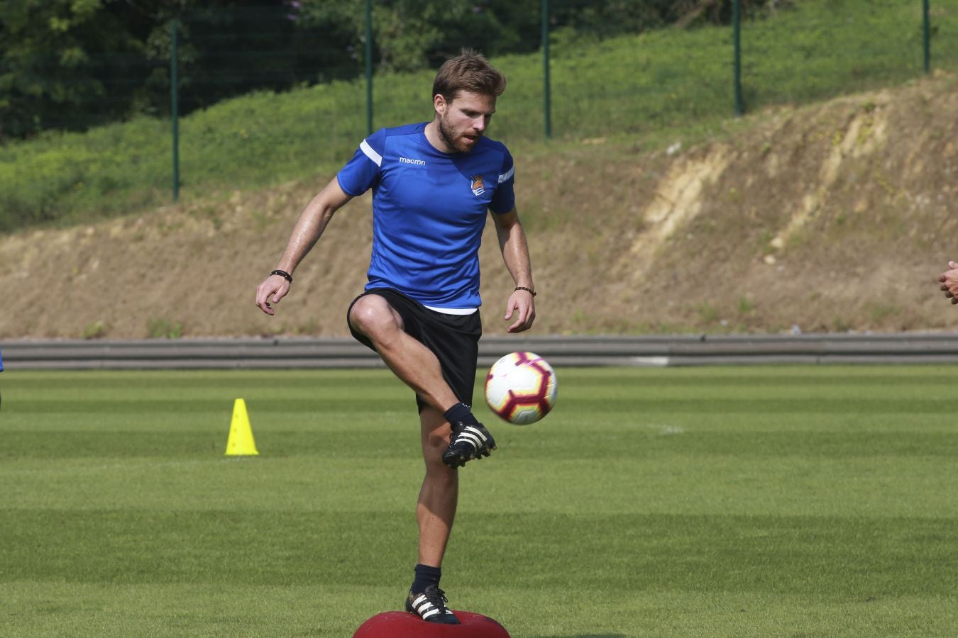 Segundo entrenamiento de la semana en Zubieta para los hombres de Asier Garitano.