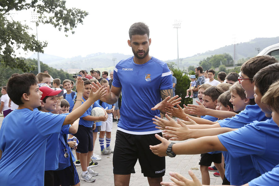 Muchos aficionados, sobre todo niños, han disfrutado del esfuerzo de su jugadores