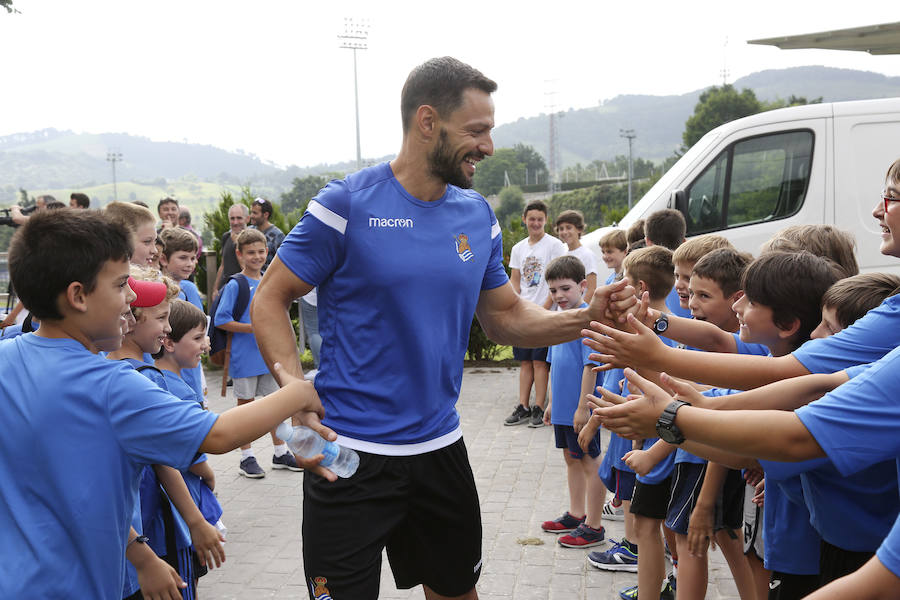 Muchos aficionados, sobre todo niños, han disfrutado del esfuerzo de su jugadores