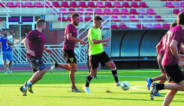 Igualdad. El Olaso se ganó el pase a la final tras eliminar al Roketxe en semifinales por 1-2. 