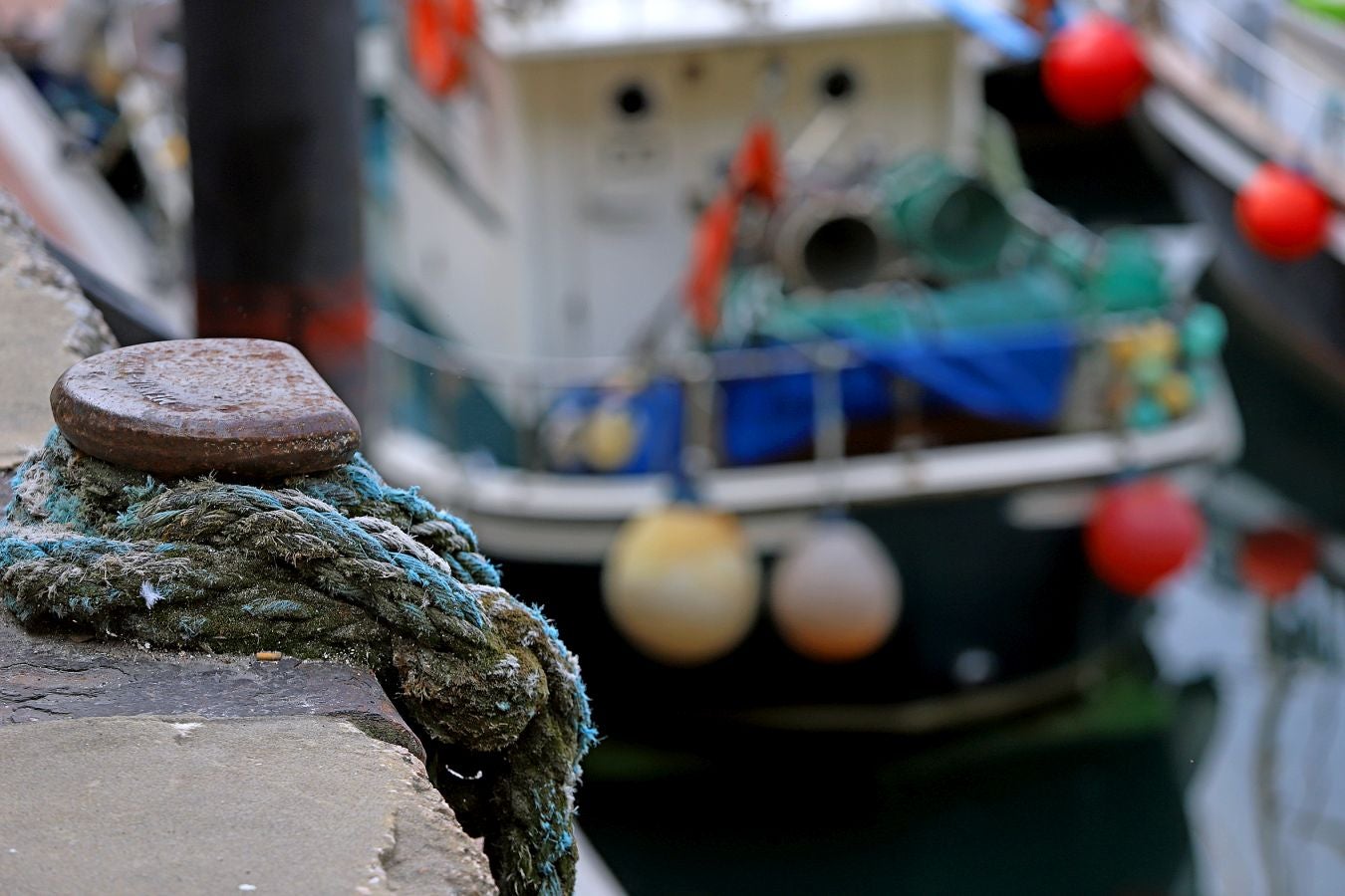 Los 'arrantzales' han paseado a la Virgen del Carmen como homenaje a la gente de la mar