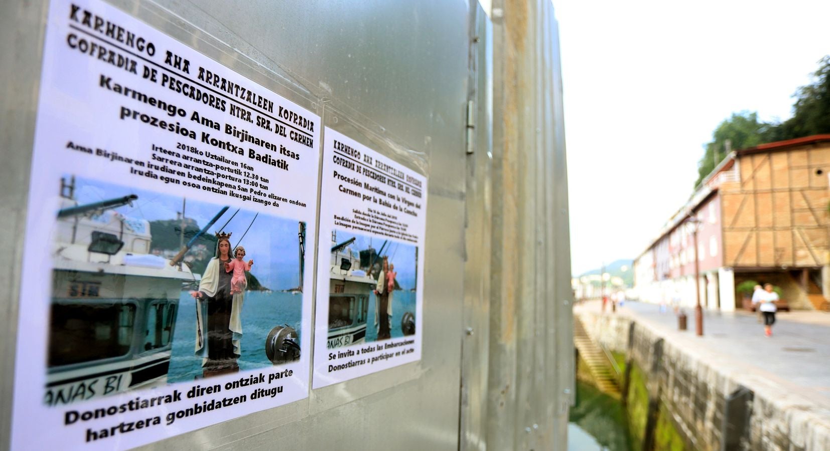 Los 'arrantzales' han paseado a la Virgen del Carmen como homenaje a la gente de la mar