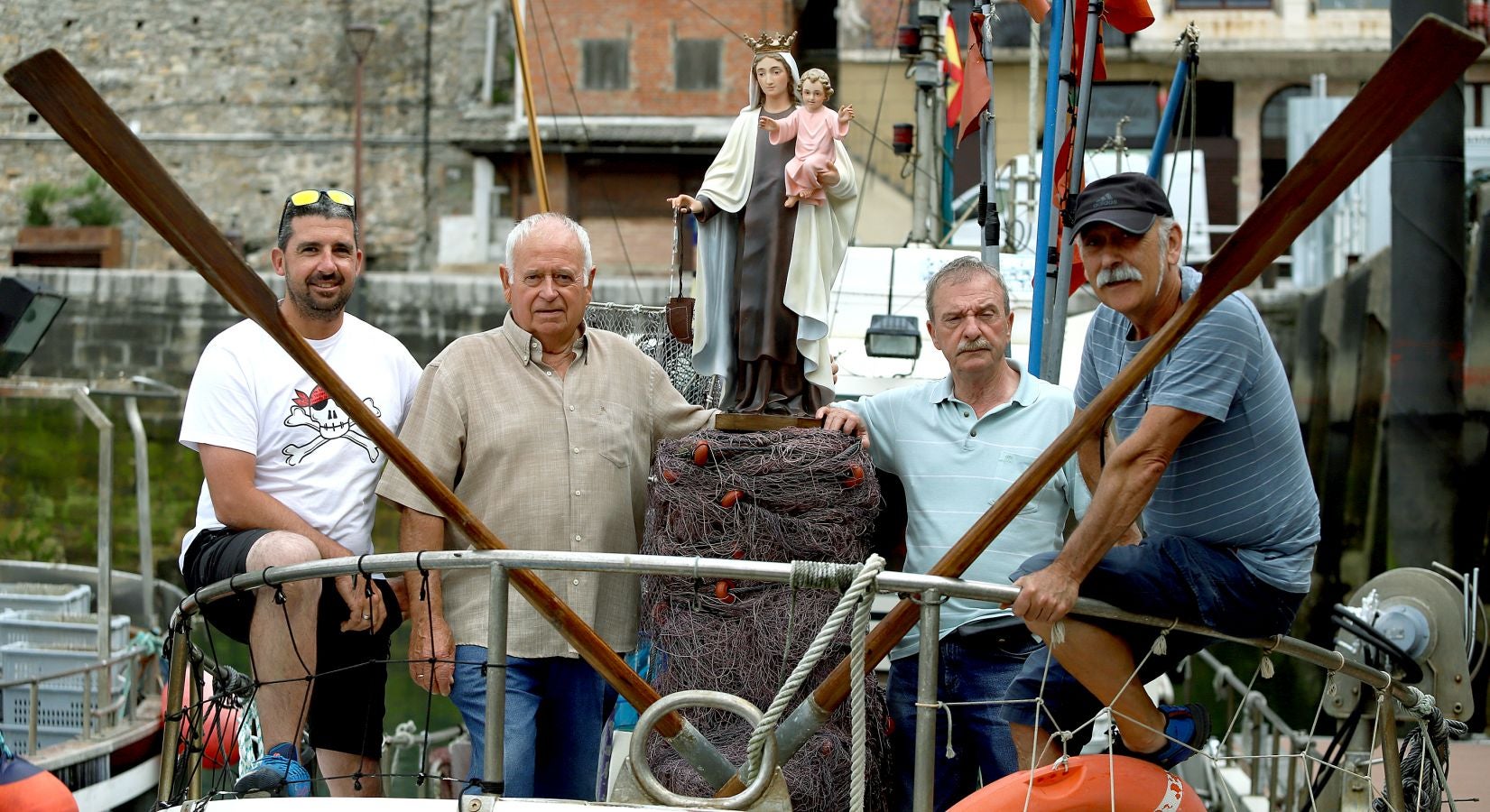 Los 'arrantzales' han paseado a la Virgen del Carmen como homenaje a la gente de la mar