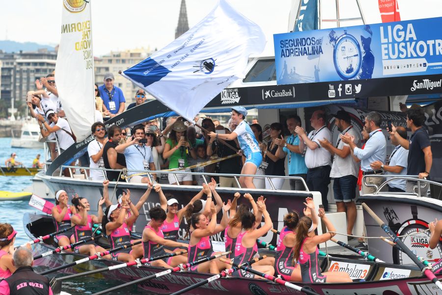 Las bateleras suman su quinta victoria liguera por delante de Orio, Arraun y Hondarribia.