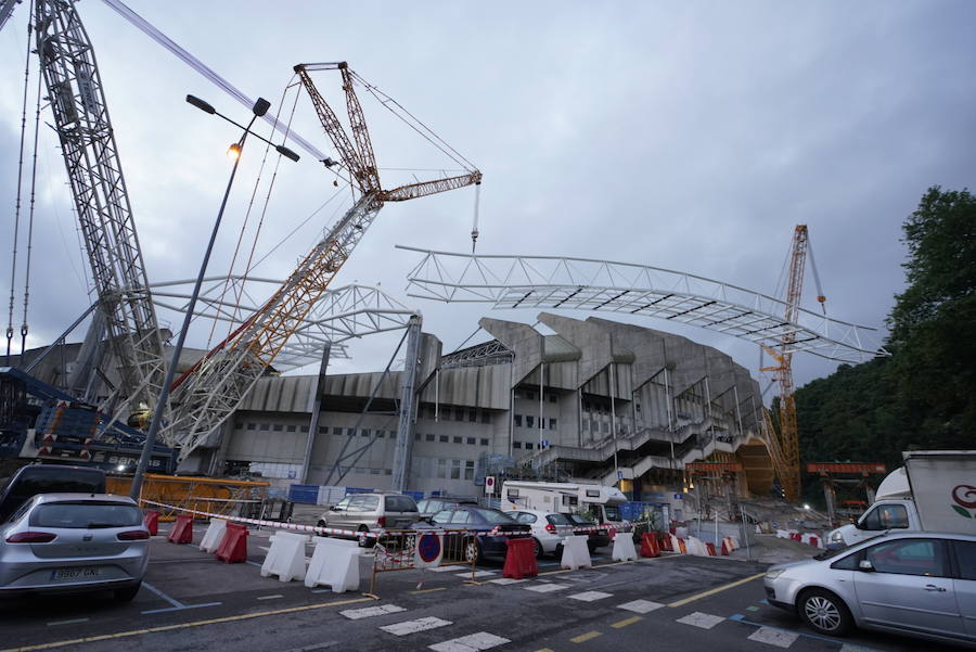 La previsión es que la megaestructura que caracterizará al estadio quede configurada a mediodía