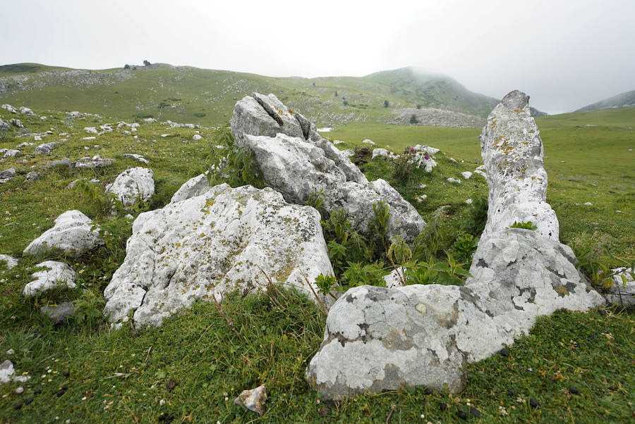 Lo que estaba catalogado como «túmulo» ha resultado ser una edificación -de planta aparentemente octogonal- que data de la época de los romanos. Concretamente, de entre los siglos I y III de nuestra era.