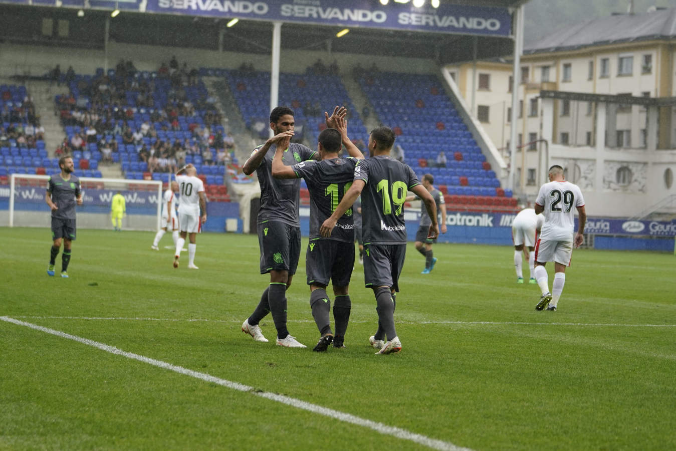 La pretemporada ya ha arrancado y con ella los amistosos. Este viernes el Eibar y la Real Sociedad se enfrentan en Ipurua. 