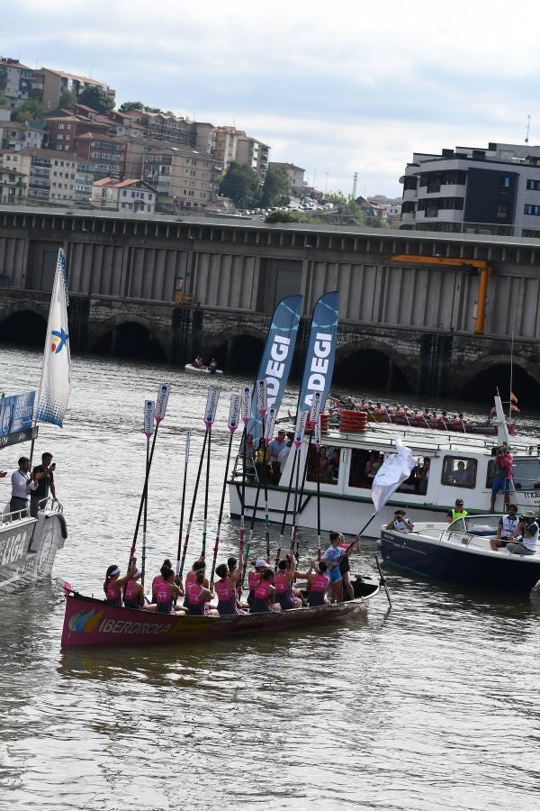 Las bateleras consiguen su séptima victoria consecutiva superando en siete segundos a Orio.