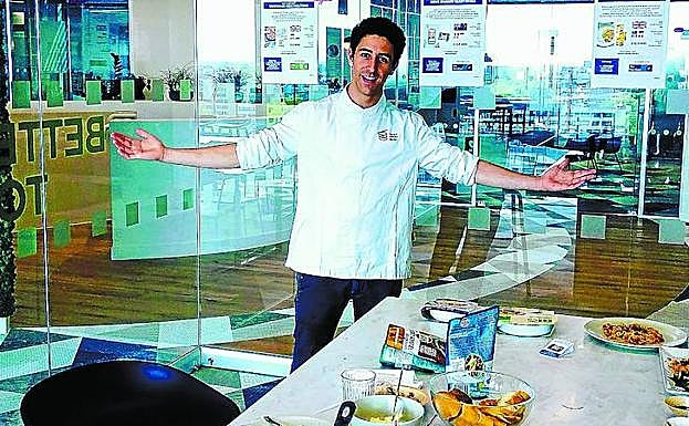 Armintz Gorrotxategi, en el espacio de nuevos productos en la empresa holandesa Mars. 