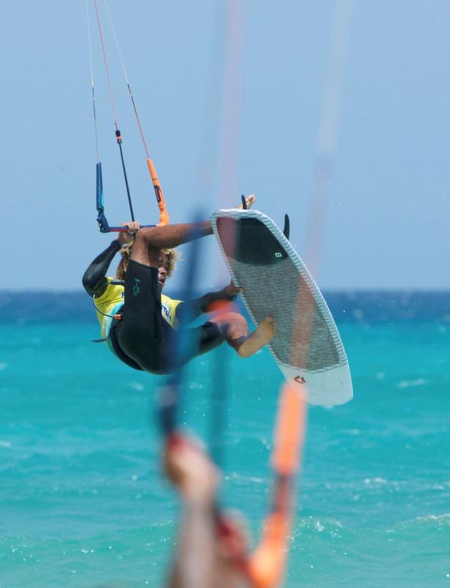 Este fin de semana se ha celebrado el campeonato del Mundo de windsurf y kitesurfing en las aguas de las playas de Jandía, en Fuerteventura.