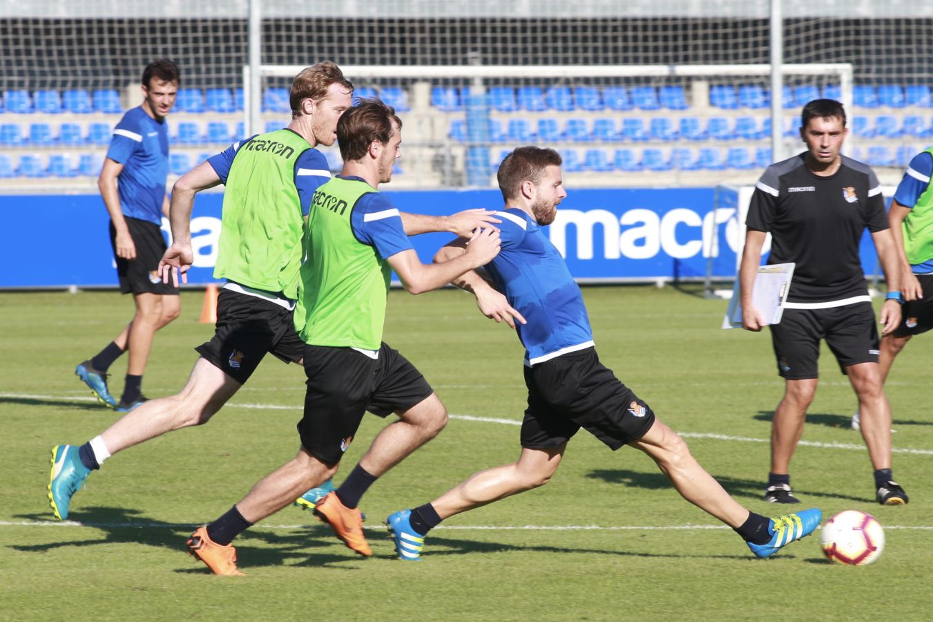 El mexicano ha retomado los entrenamientos tras disfrutar de unos días de descanso consesuados con la Real Sociedad al haber participado en el Mundial