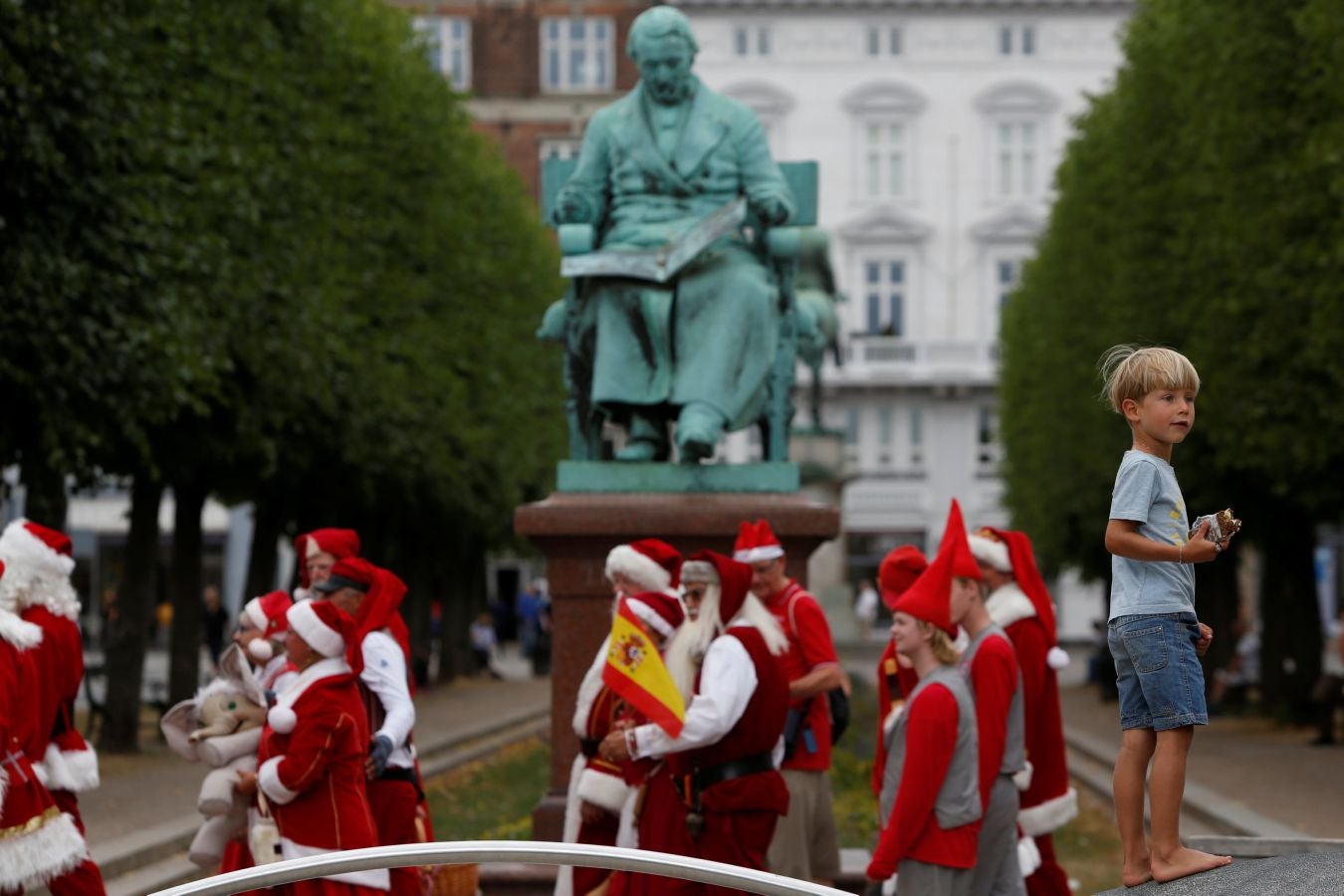 Este domingo se ha celebrado la 61ª conferencia anual de Papá Noel en Copenhague. Más de 150 Santa Claus se reunieron ayer en Dinamarca