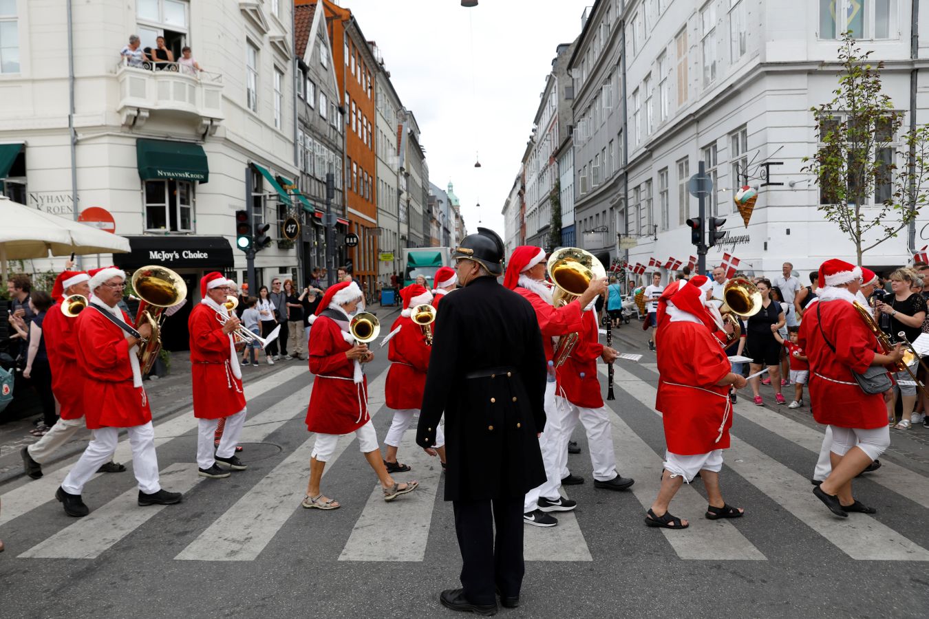Este domingo se ha celebrado la 61ª conferencia anual de Papá Noel en Copenhague. Más de 150 Santa Claus se reunieron ayer en Dinamarca