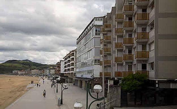 Detienen a un joven tras ser sorprendido robando en un restaurante de Zarautz