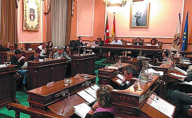 Sesión plenaria. El proyecto de la Ronda Sur y el Plan de Igualdad pasaron por el Pleno.