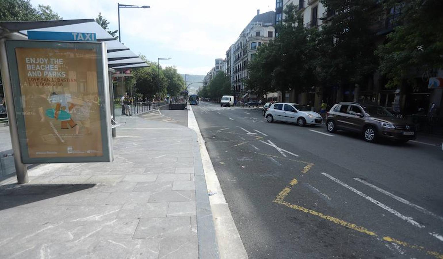 El sector de los taxistas se ha concentrado este lunes en la Estación del Norte yse ha dirigido en caravana hacia Pío XII