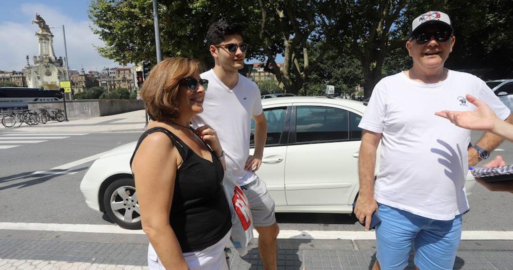 El sector de los taxistas se ha concentrado este lunes en la Estación del Norte yse ha dirigido en caravana hacia Pío XII