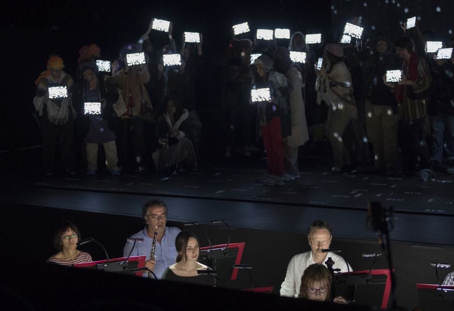Ensayo general de La Fura dels Baus junto a la Orquesta Sinfónica de Bilbao este miércoles en el Kursaal