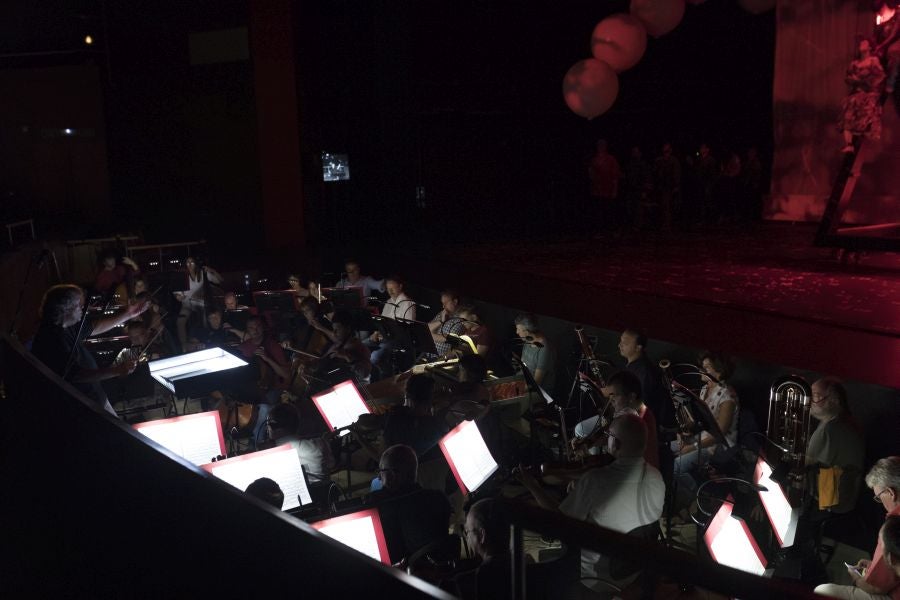 Ensayo general de La Fura dels Baus junto a la Orquesta Sinfónica de Bilbao este miércoles en el Kursaal