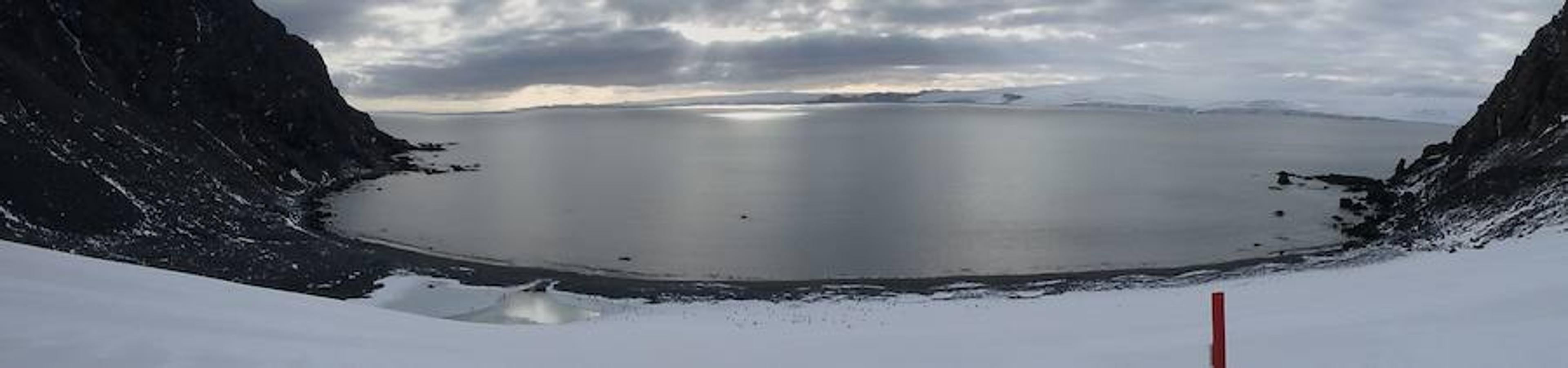 Iñaki Irastorza es un ingeniero donostiarra que durante cuatro meses al año viaja al continente más austral de la sierra