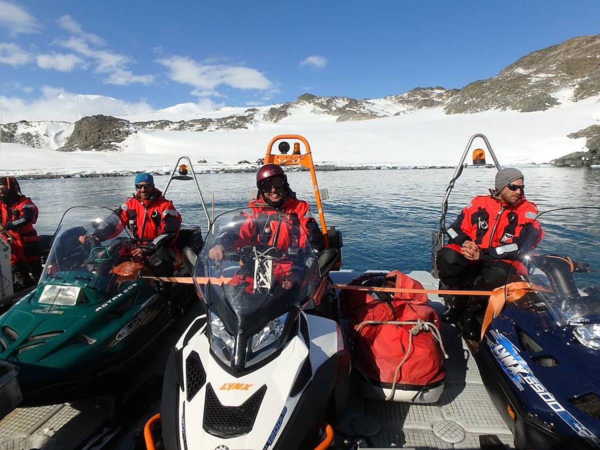 Iñaki Irastorza es un ingeniero donostiarra que durante cuatro meses al año viaja al continente más austral de la sierra