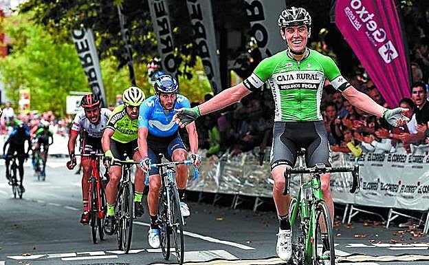 Alex Aranburu ganó con autoridad ayer en Getxo. 