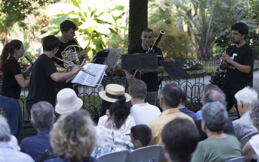 La jornada inaugural de la Quincena Musical llenó de música y danza la ciudad con doce propuestas que atrajeron a numeroso público 